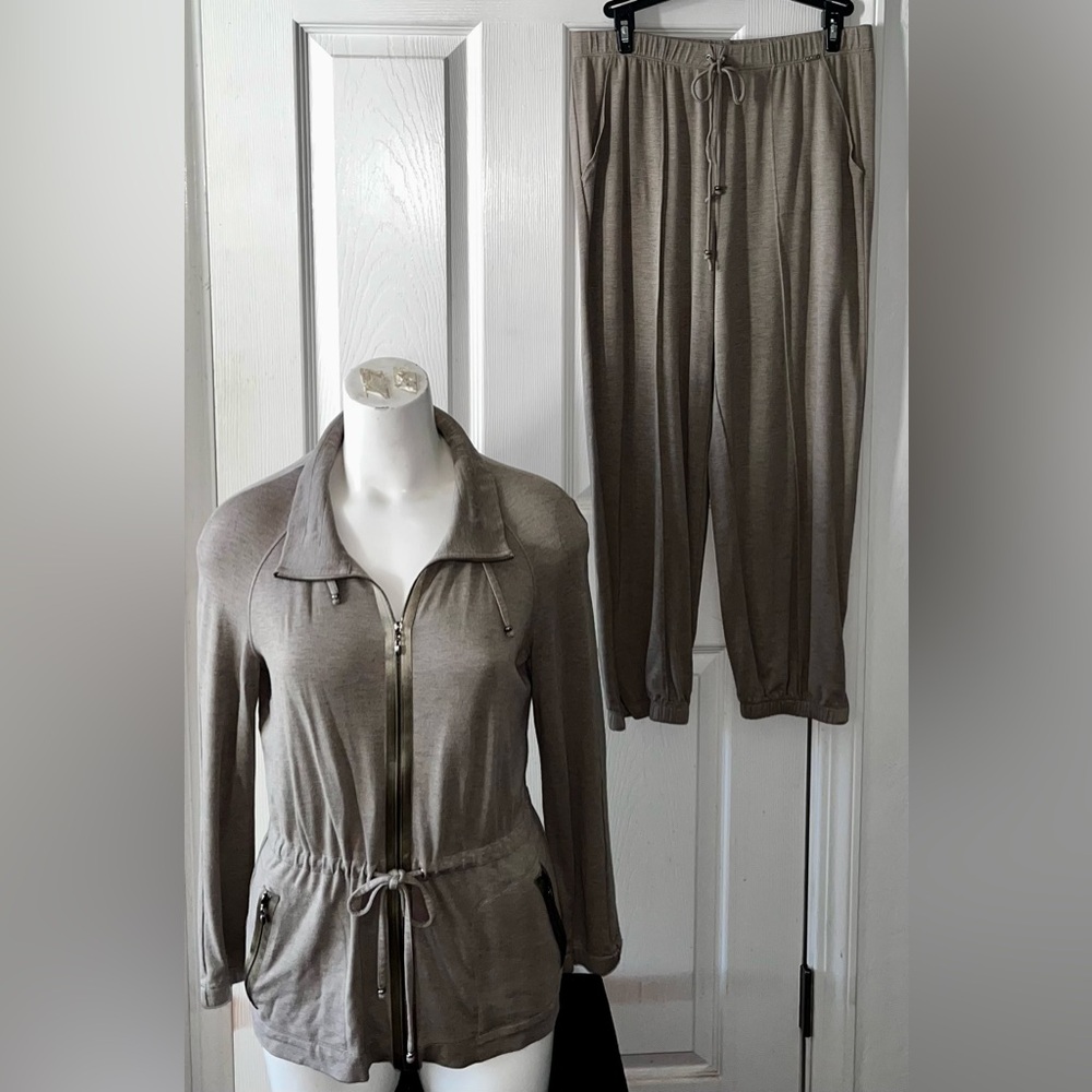 St. John Spa Jacket & Pants Lounge Set Women’s size Small